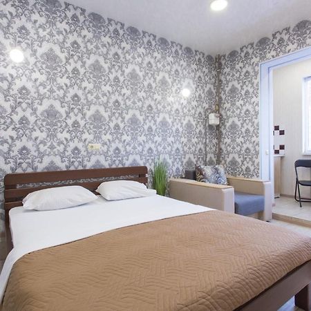 Well Located Studio - Yaroslavska Str. 21 Appartement Charkov Buitenkant foto
