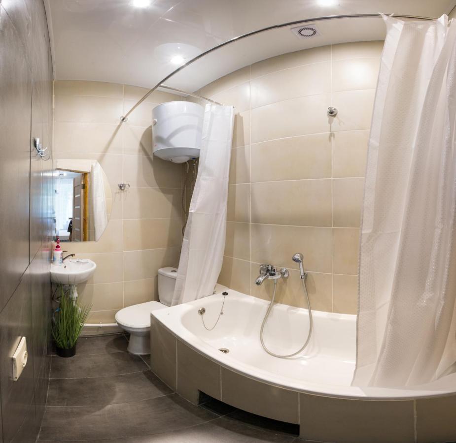 Well Located Studio - Yaroslavska Str. 21 Appartement Charkov Buitenkant foto