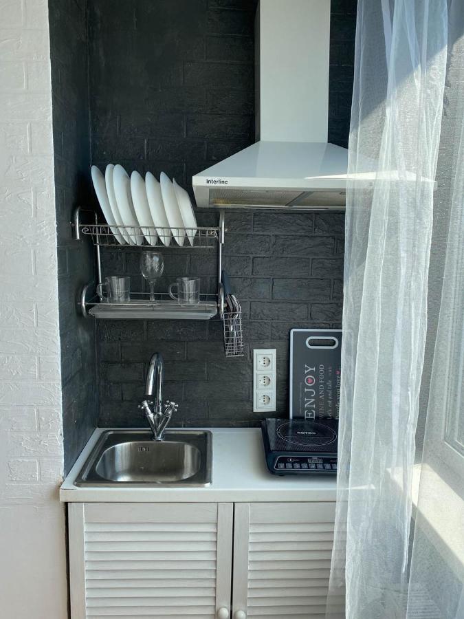 Well Located Studio - Yaroslavska Str. 21 Appartement Charkov Buitenkant foto