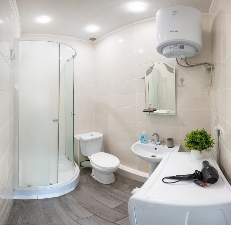Well Located Studio - Yaroslavska Str. 21 Appartement Charkov Buitenkant foto