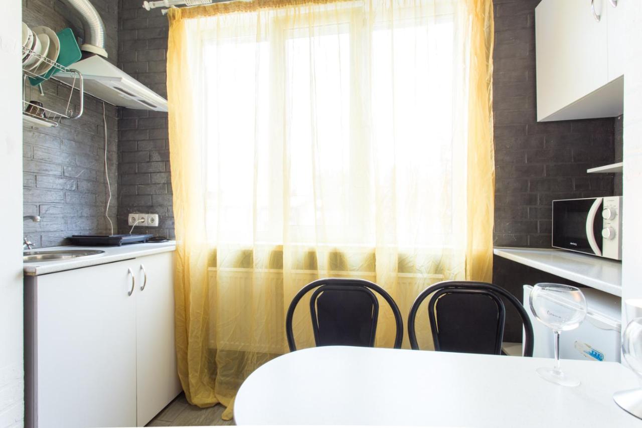 Well Located Studio - Yaroslavska Str. 21 Appartement Charkov Buitenkant foto