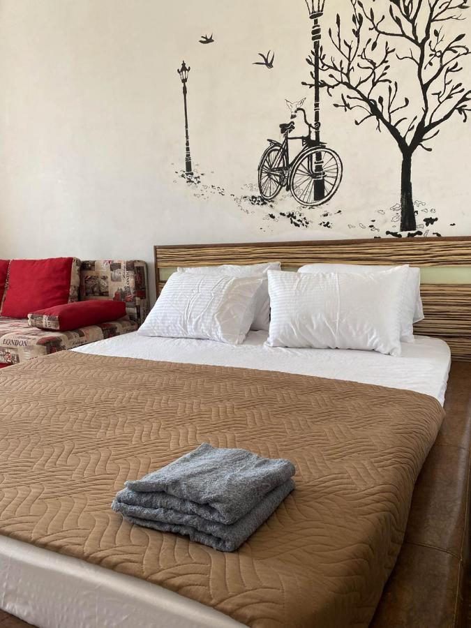 Well Located Studio - Yaroslavska Str. 21 Appartement Charkov Buitenkant foto