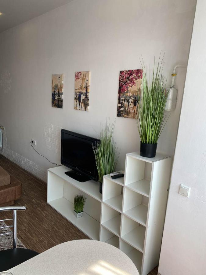 Well Located Studio - Yaroslavska Str. 21 Appartement Charkov Buitenkant foto